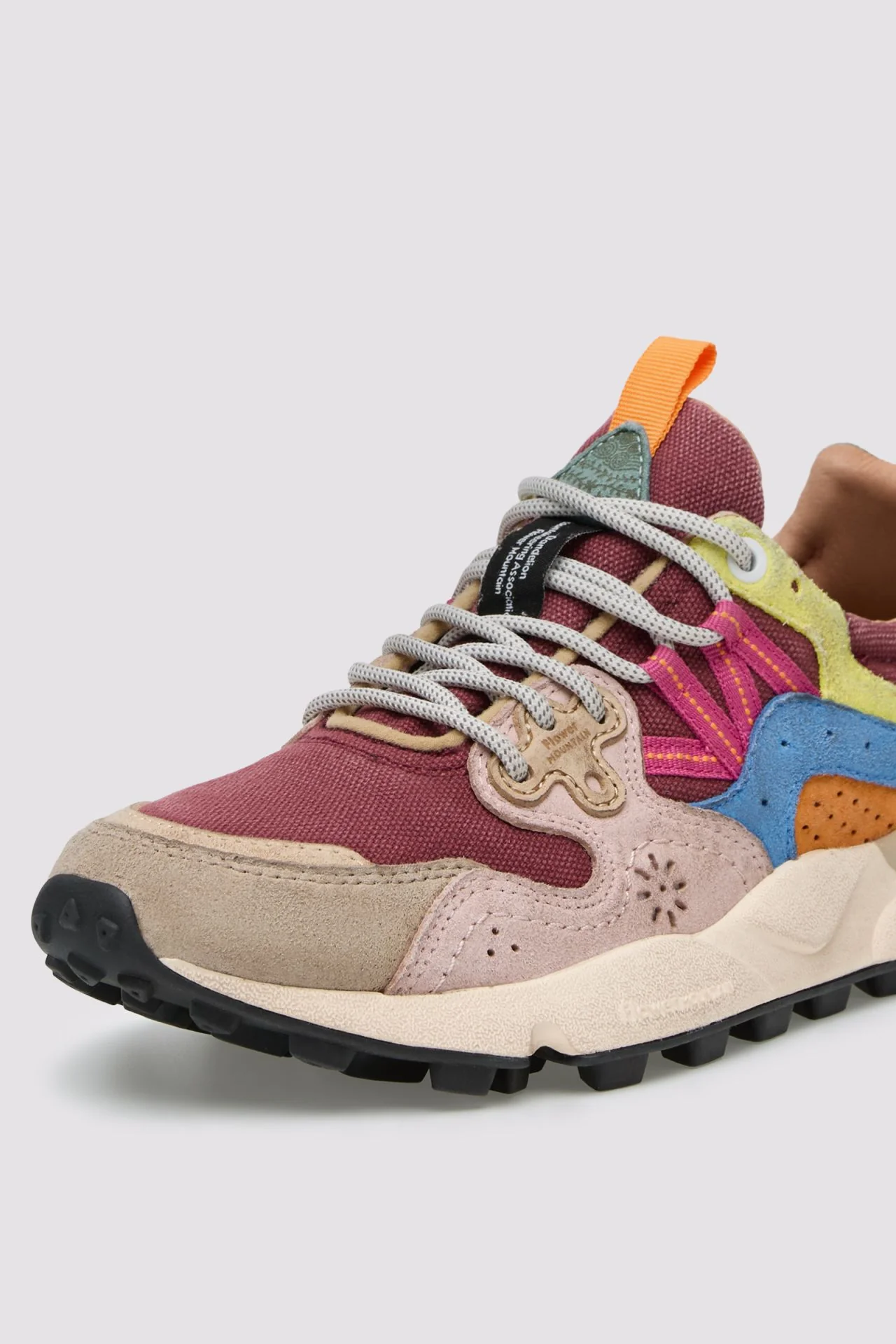 Flower Mountain | Yamano 3 Woman - Light Taupe / Brown / Azure - Image 3