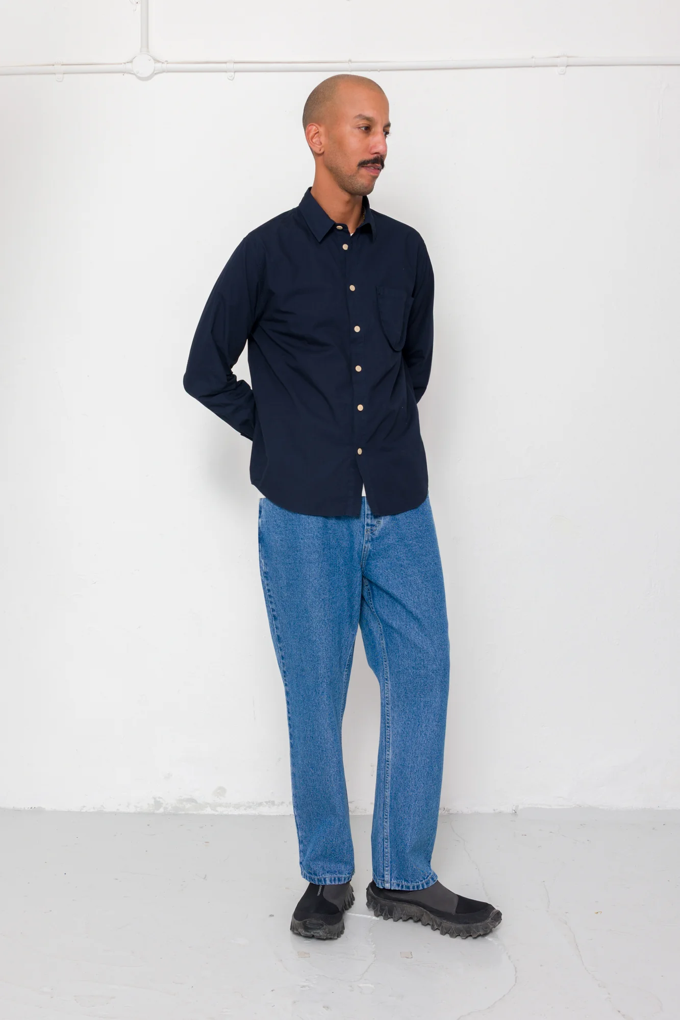 Curve Shirt - Deep Navy - Image 10