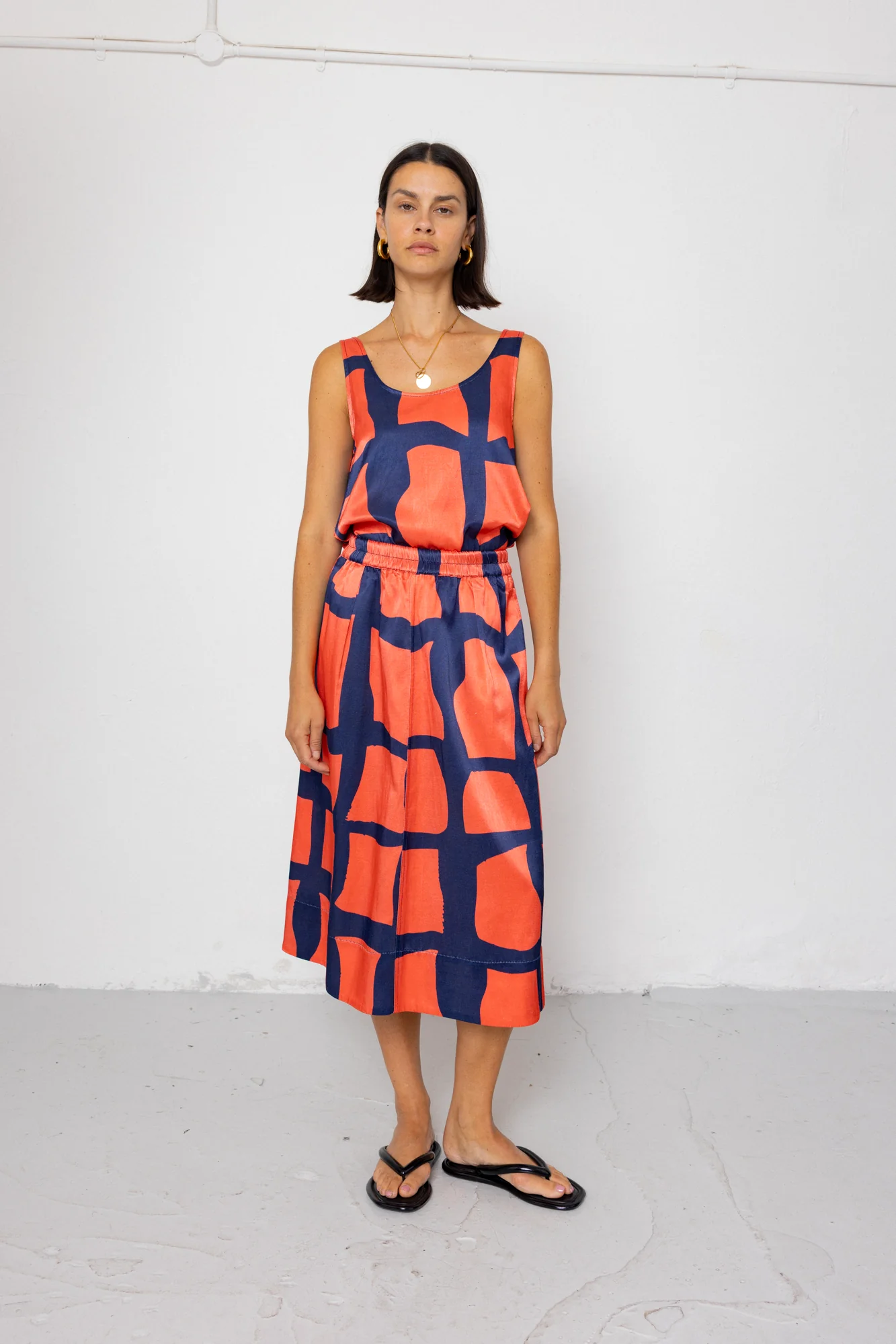 Pleated Scoop Back Vest - Abstract Block Print Navy - Image 6